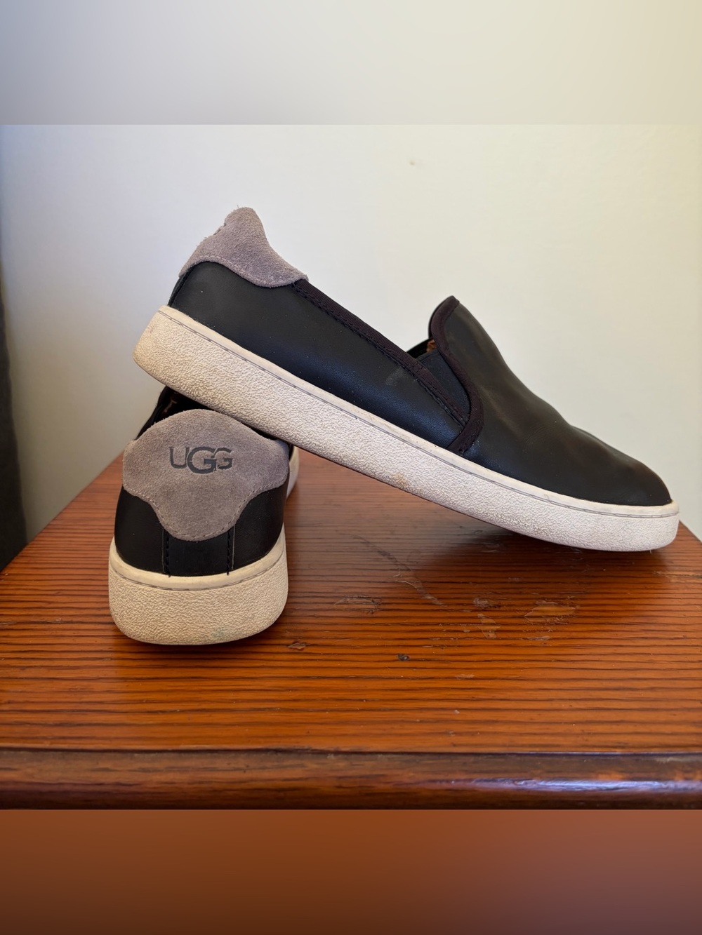 UGG Cas Black Leather Slip-On Sneakers - Women's Size 7.5